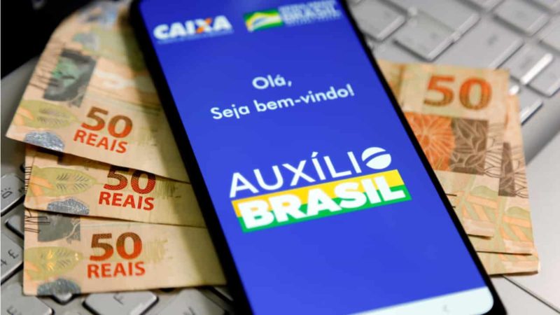 Lei que autoriza crédito consignado do Auxílio Brasil é sancionada