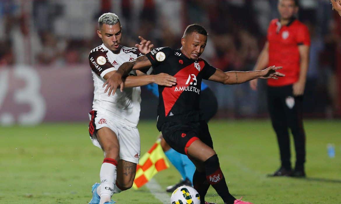 De olho no G4 do Brasileirão, Flamengo encara Atlético-GO no Maracanã