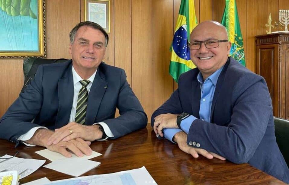 A uma semana da convenção em Manaus, Menezes faz 'últimos ajustes' com Bolsonaro