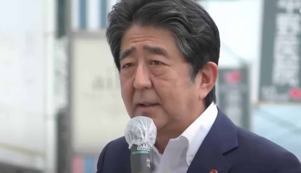 Vídeo: ex-primeiro-ministro japonês Shinzo Abe morre após ataque a tiros