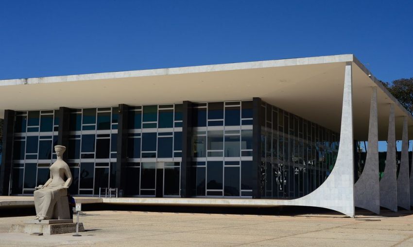 Lei que muda cálculo de gasto com publicidade institucional é suspensa