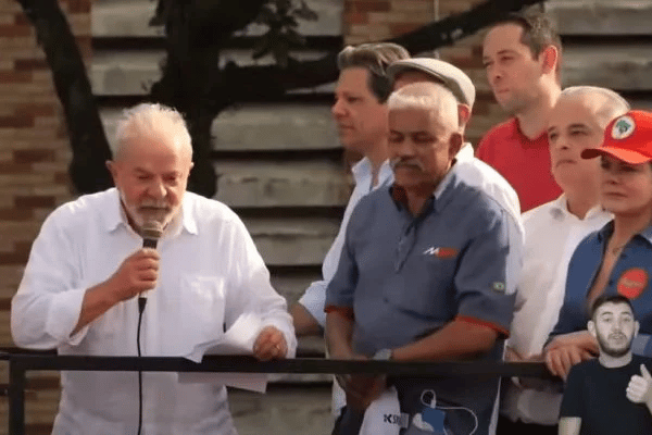 Em primeiro ato oficial de campanha, Lula diz que Bolsonaro é 'possuído pelo demônio'