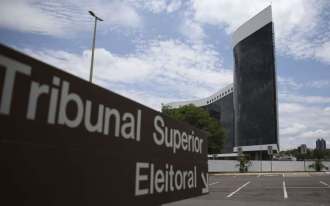 Partido Liberal entra com sete representações no TSE contra o PT