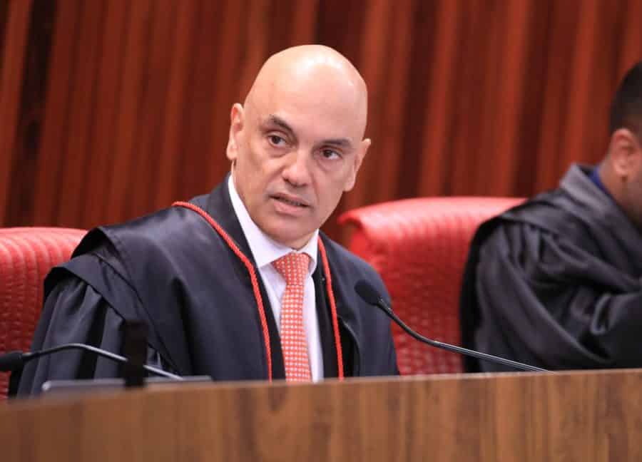 O ministro Alexandre de Moraes, do Supremo Tribunal Federal (STF), votou nesta terça-feira (9) para tornar réus mais 250 denunciados por participação em atos golpistas de 8 de janeiro 