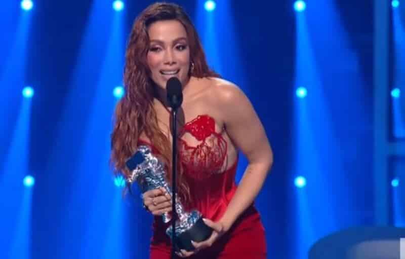 Destaque da noite, Anitta traz prêmio inédito para o Brasil no VMA 2022