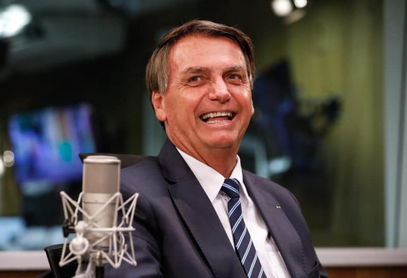 Para conquistar eleitores, 26 candidatos adotam sobrenome Bolsonaro na urna