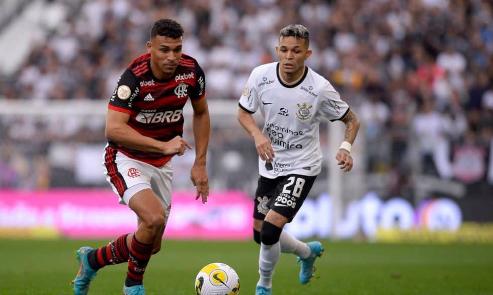 Flamengo e Corinthians disputam título nesta quarta no Maracanã