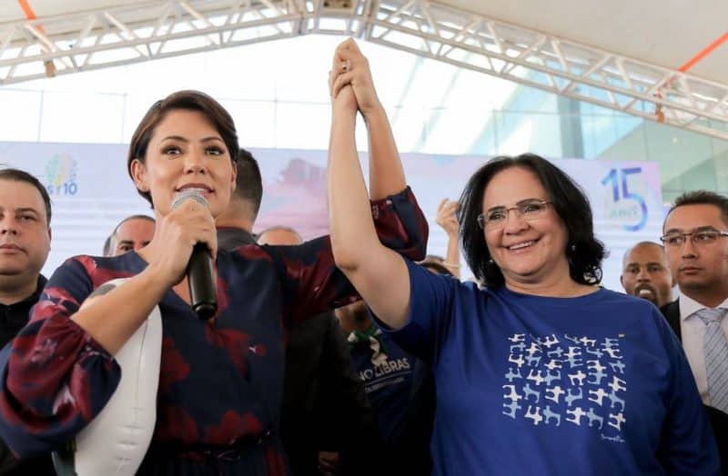 Sem ‘benção’ de Bolsonaro, Michelle apoia Damares nas eleições: ‘estou com você sempre’