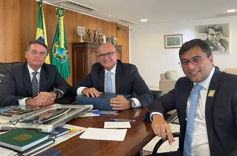 'Somos o único senador na coligação do governador', alfineta Menezes em convenção do PL