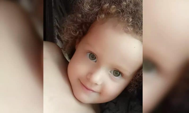 Menina de 5 anos morre após ser feita de escudo humano pelo primo