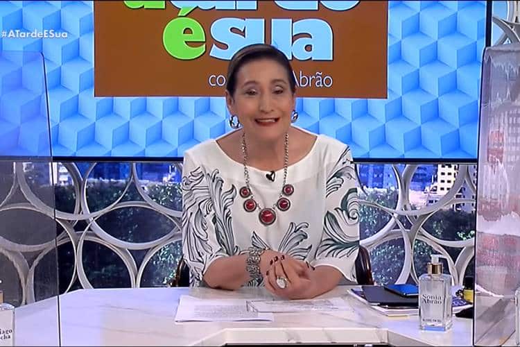 Apresentadora Sonia Abrão se afasta da TV após testar positivo para covid-19 pela 1ª vez