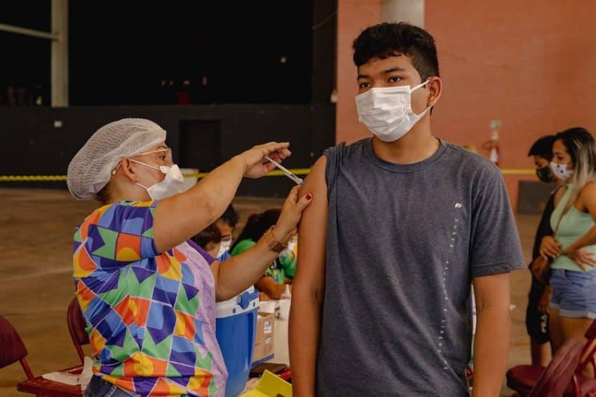 Mais de 80 pontos em Manaus garantem a vacinação contra a Covid-19 nesta segunda
