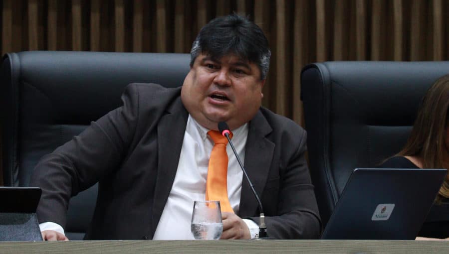 Gestão de David Reis foi marcada por polêmicas com gastos públicos