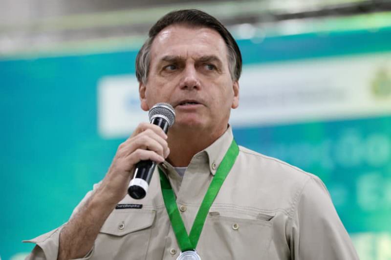 Em visita ao AM, Bolsonaro visita 1ª escola com internet via satélite, no Careiro da Várzea