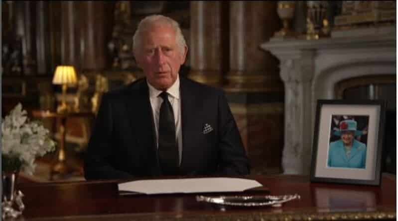 Charles é oficialmente anunciado como rei em cerimônia real