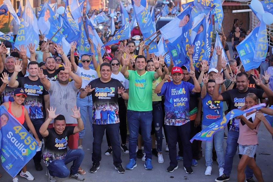 Carreata de Saullo Vianna leva multidão às ruas do Rio Preto da Eva
