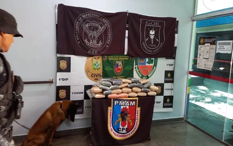 Três pessoas são presas com maconha em embarcação no porto de Manaus