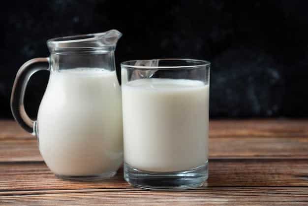 Água oxigenada e soda cáustica: Justiça condena grupo que adulterava leite em SC