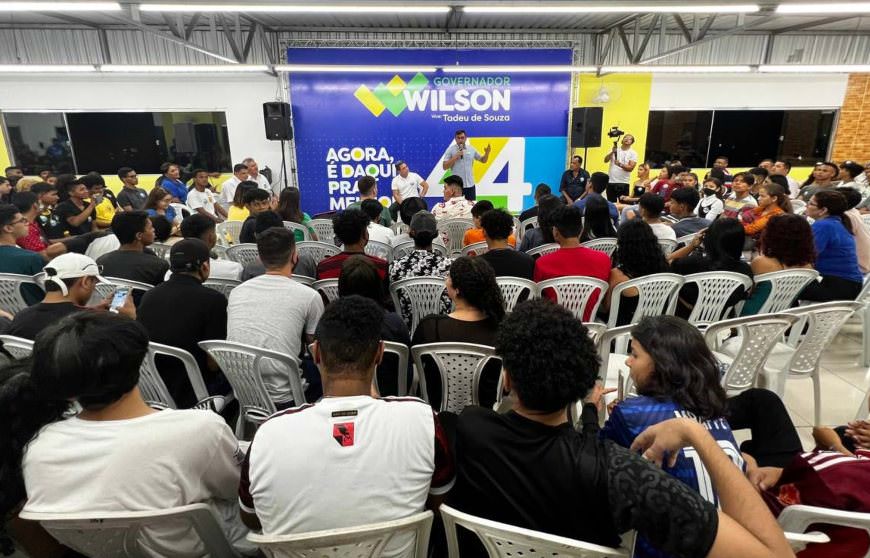 Wilson ouve demandas das lideranças estudantis e fala de avanços para alunos da rede pública