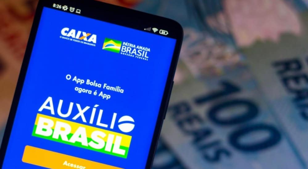 Auxílio Brasil: beneficiários com NIS final 8 recebem nesta quarta-feira
