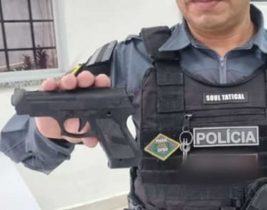 Arma de brinquedo é apreendida em local de votação no interior do AM