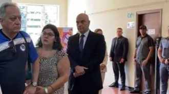 Alexandre de Moraes enfrenta problema com a urna ao votar em São Paulo