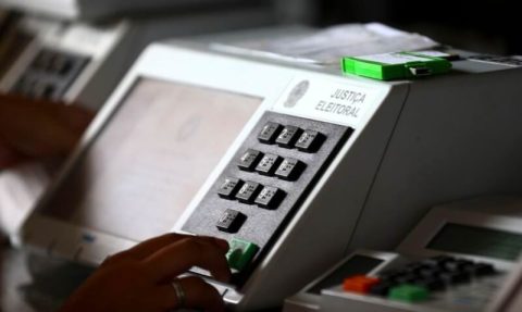 É o maior número de candidaturas únicas das últimas sete eleições, quando começou essa série história, no ano 2000