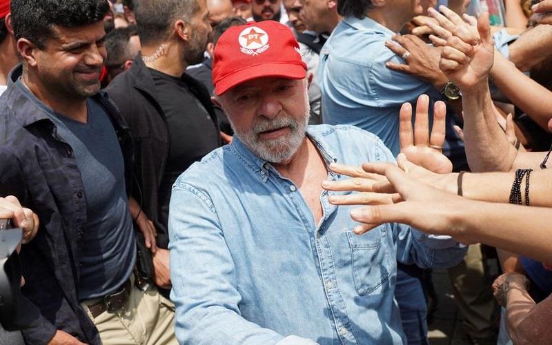 Lula faz caminhada com apoiadores em São Bernardo do Campo