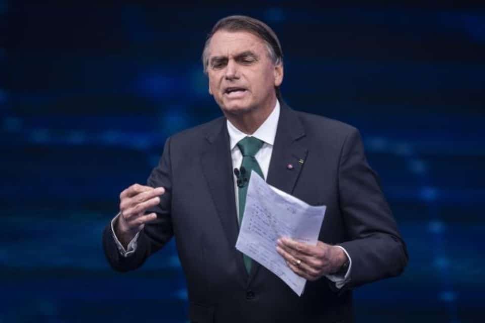 Bolsonaro diz não dar palpite sobre urnas, mas chama sistema de ‘ultrapassado’