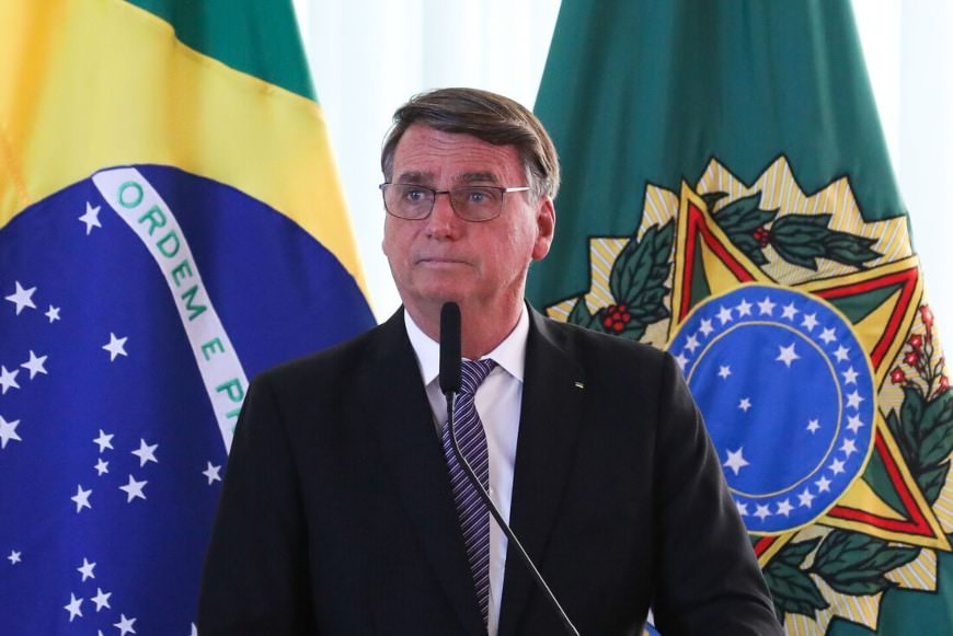 Bolsonaro diz que ação do TSE foi censura e que País caminha para ditadura