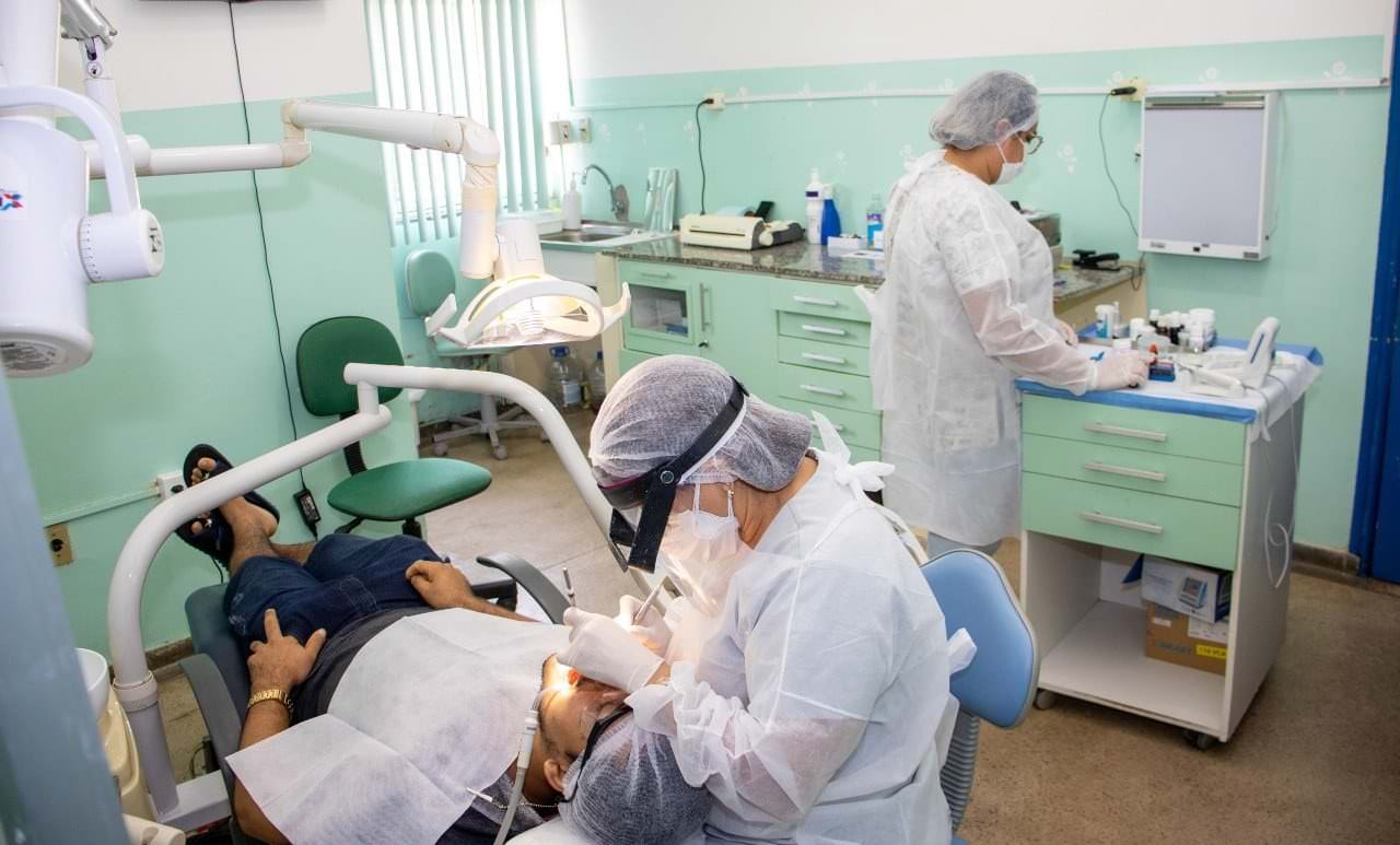 CEOs, Centros de Especialidades Odontológicas, Prefeitura de Manaus, oferta de serviços, odontologia