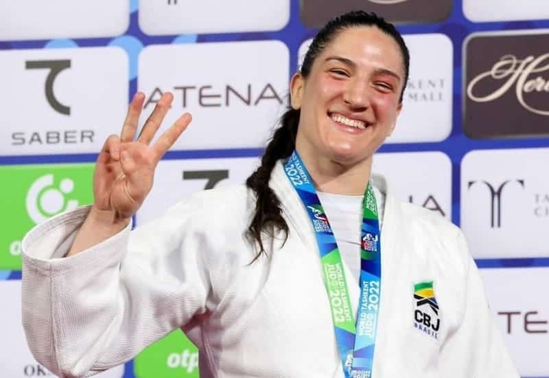 Judoca Mayra Aguiar derrota chinesa e se sagra tricampeã mundial