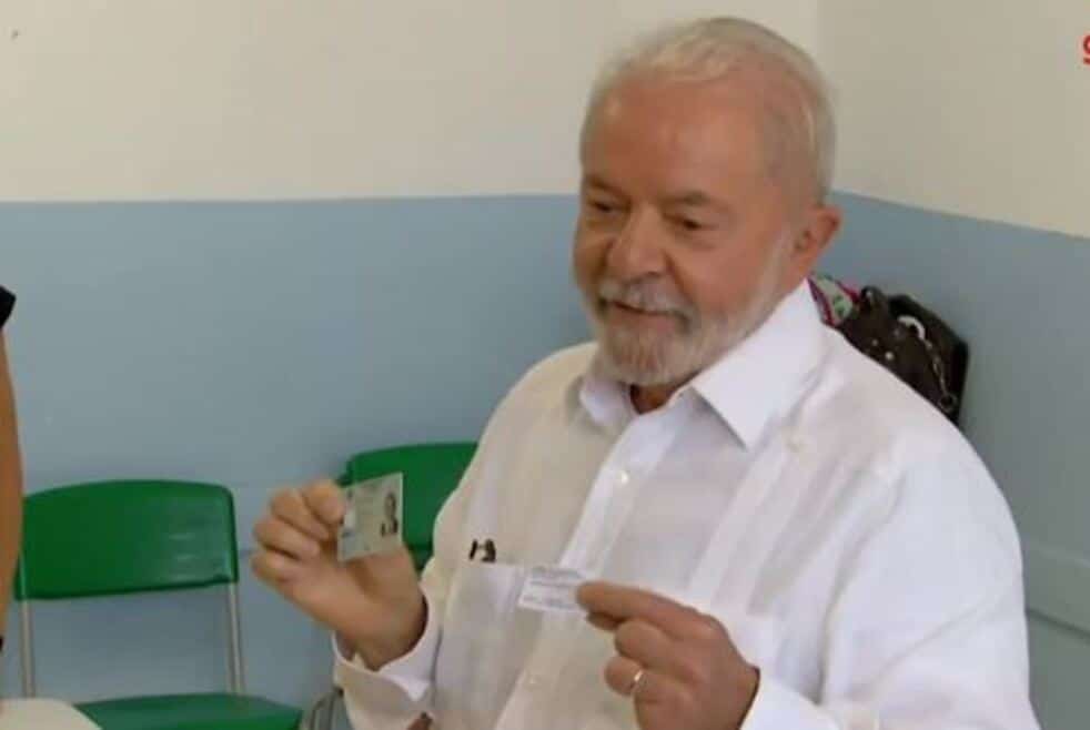 Lula vota no ABC Paulista: ‘as pessoas vão voltar a viver com cidadania’