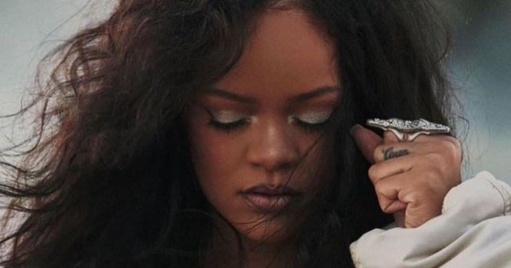 Rihanna retorna à cena musical e lança ‘Lift Me Up’, trilha de ‘Pantera Negra 2’
