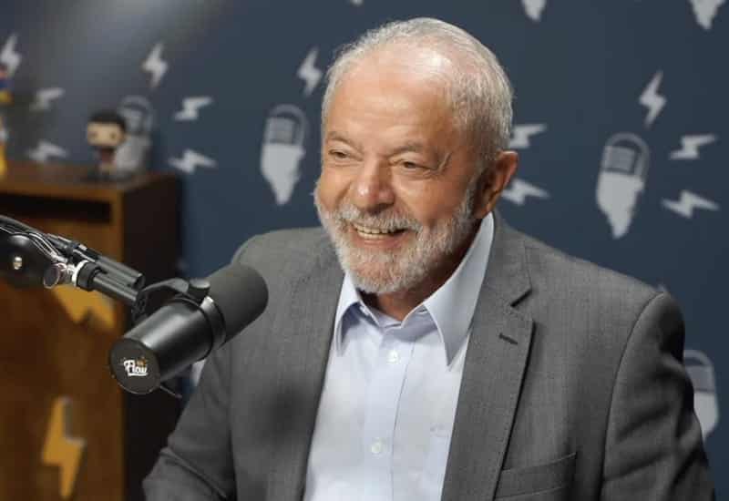 Lula bate recorde de Bolsonaro com dobro de audiência em podcast