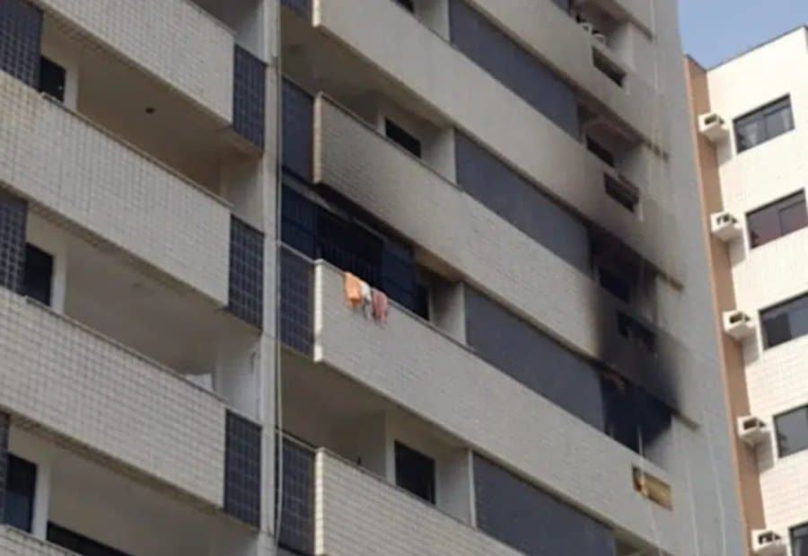 Incêndio em apartamento mata mãe e filha
