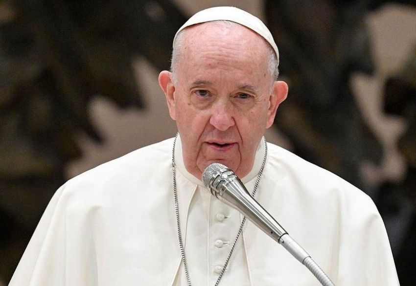 Papa manda mensagem ao Brasil e ora à Nossa Senhora