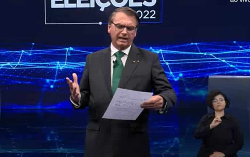 Bolsonaro lê decisão de Moraes contra acusações de pedofilia em debate