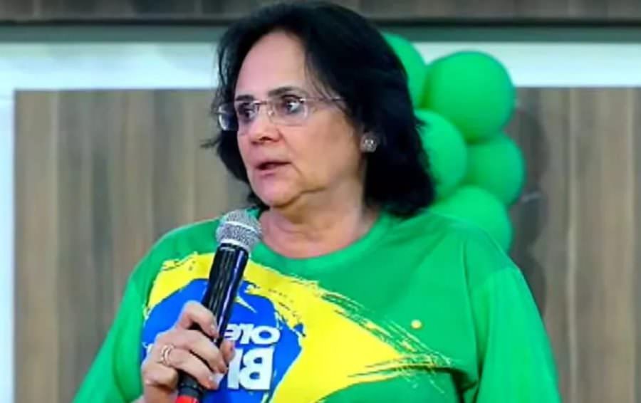 'Bolsonaro deixará a Presidência da República de cabeça erguida', diz Damares