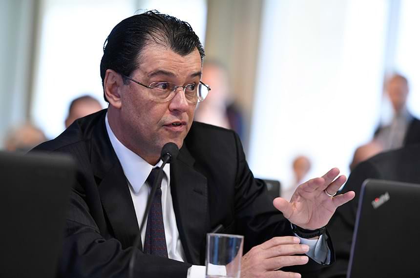 MDB exclui senador Eduardo Braga da CPMI dos atos golpistas
