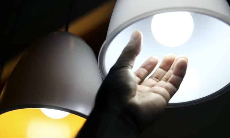 Consumidor não pagará taxa extra sobre conta de luz em março