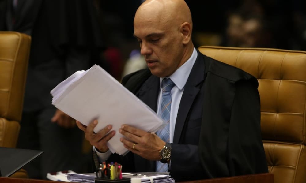 Moraes fala de segurança das urnas e de democracia em pronunciamento