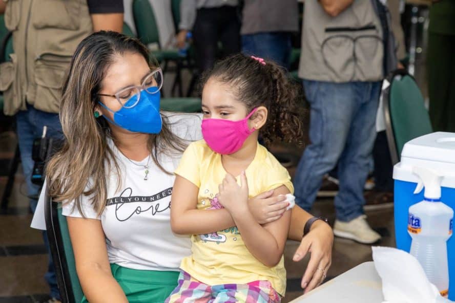 Em Manaus, dez unidades de saúde ofertam vacinação contra a Covid-19 neste sábado