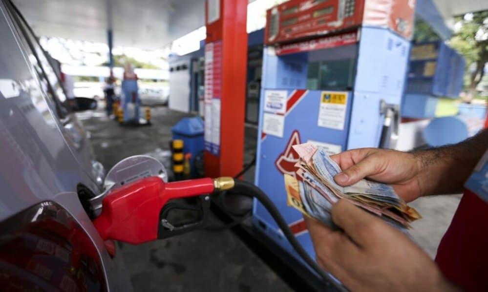 preco-gasolina-Gasolina sobe pela 3.ª