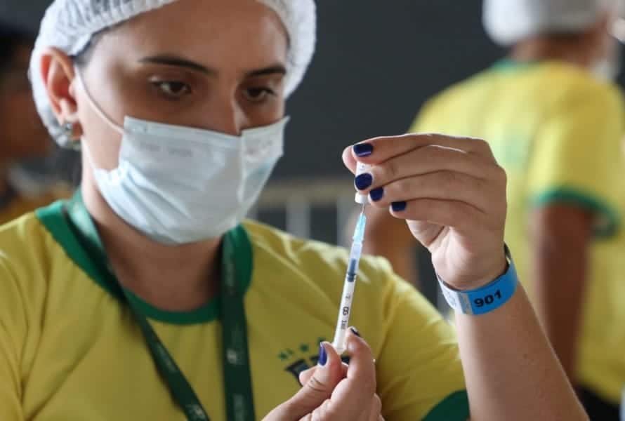 Na Arena, 300 doses de vacina contra a covid foram aplicadas durante o jogo do Brasil