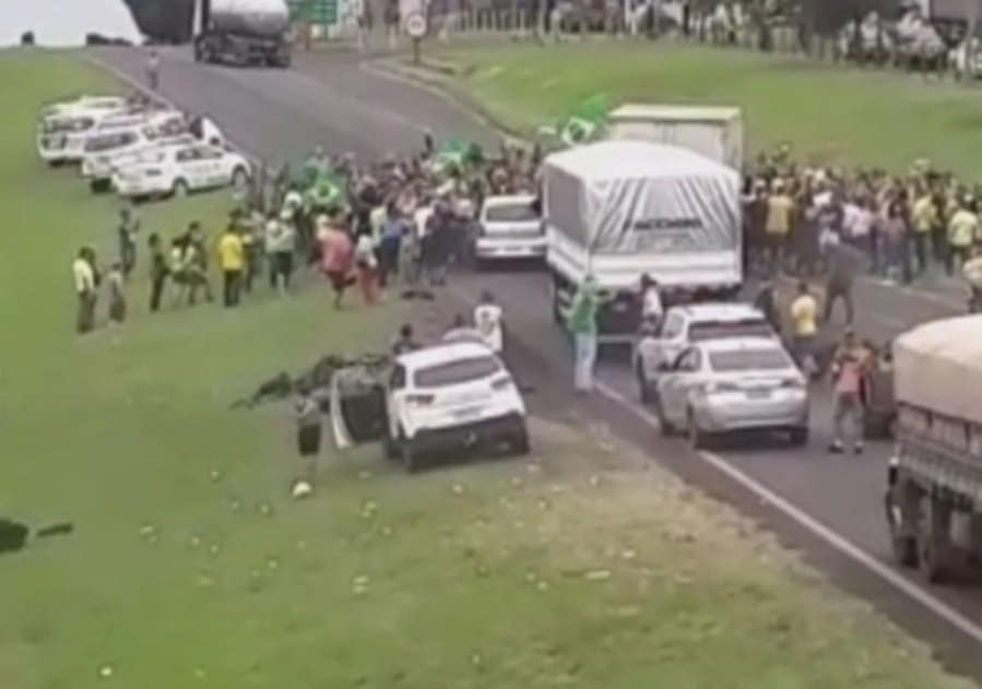 SP: continuam internados três dos atropelados em bloqueio de rodovia
