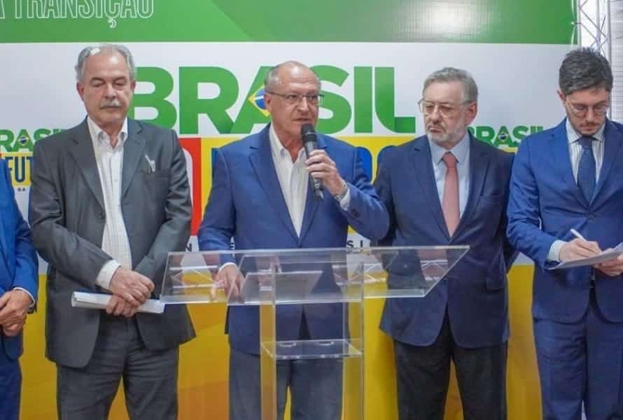 Alckmin anuncia 61 novos nomes para transição do governo Lula
