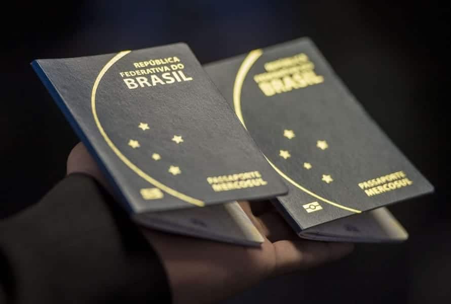 Polícia Federal informa suspensão na confecção de passaportes por falta de verba