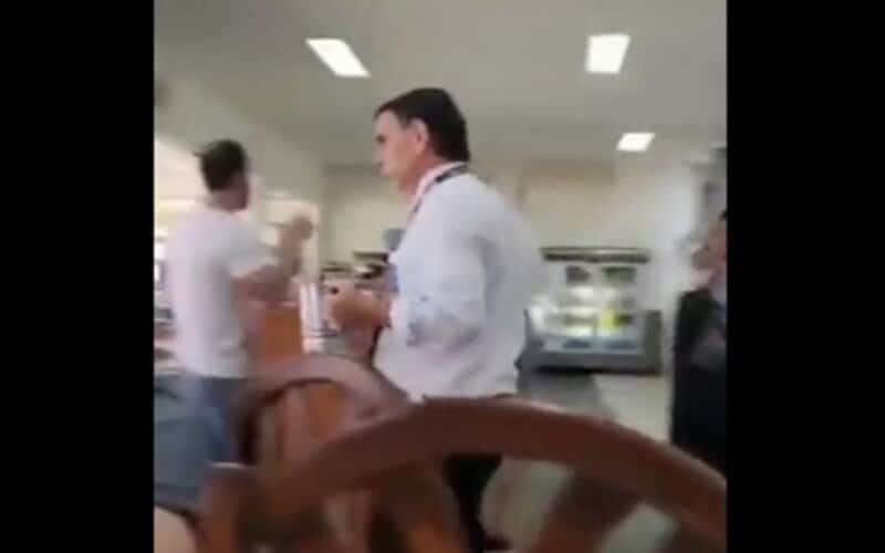 Sósia de Bolsonaro viraliza nas redes: 'achou outro emprego'; veja vídeo