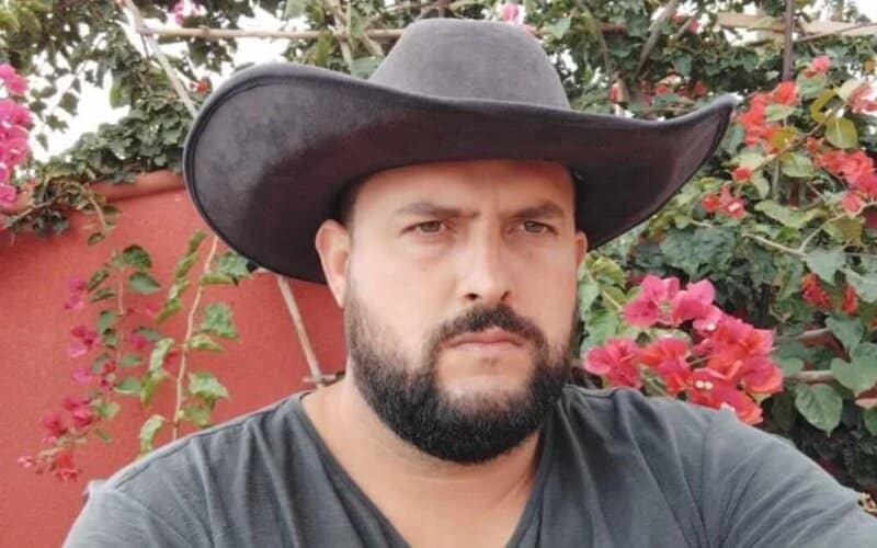 'Mudei', diz Zé Trovão em vídeo ao comentar foto com pó branco